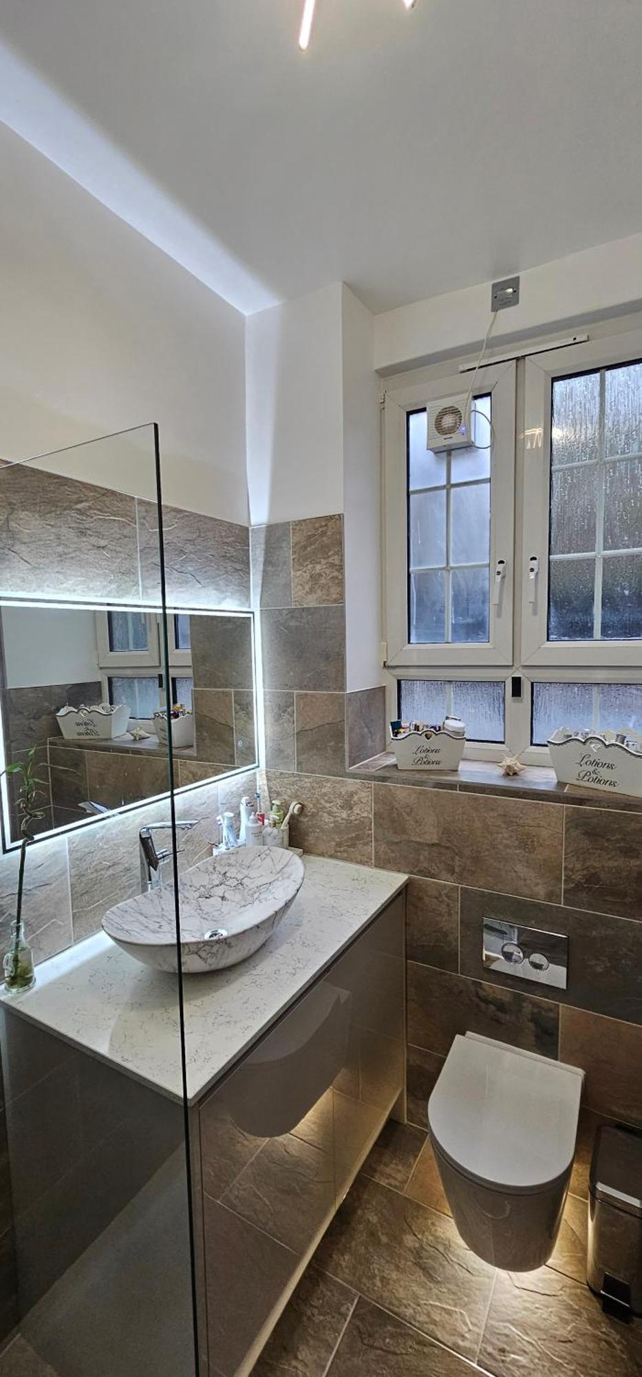 Tower Bridge Spacious King Bedroom With Extra Large Windows 런던 외부 사진