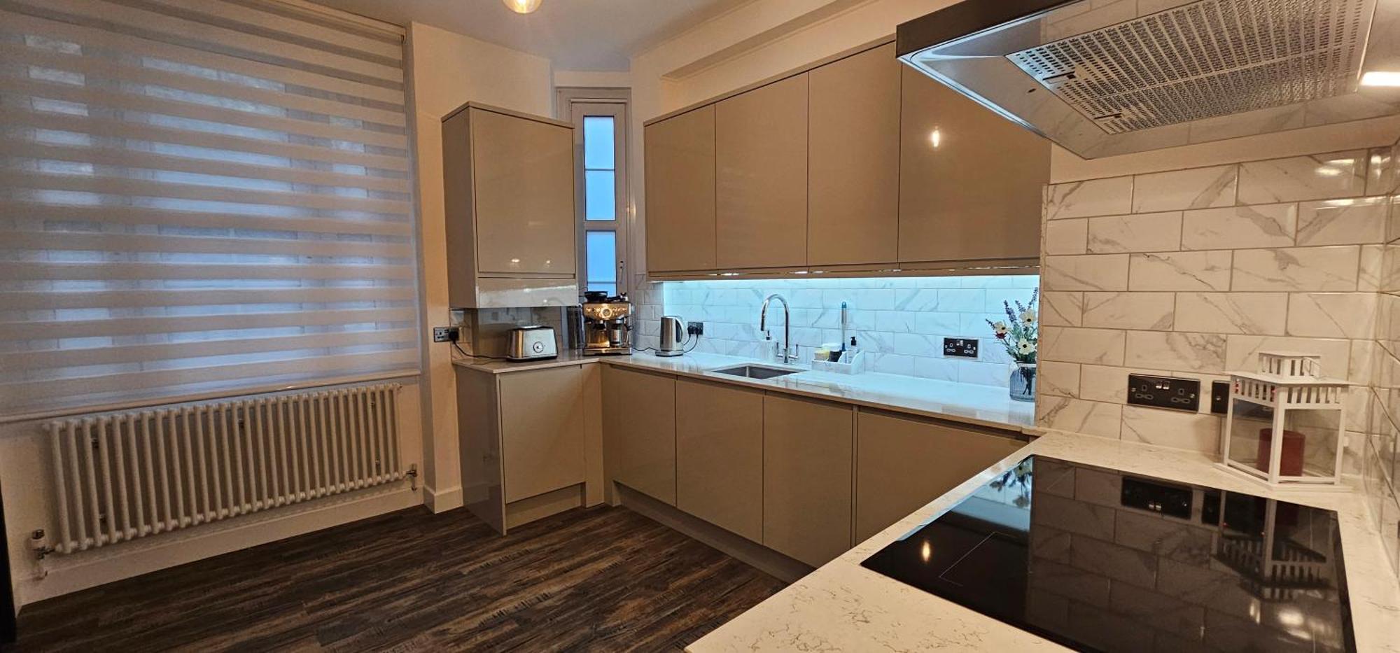 Tower Bridge Spacious King Bedroom With Extra Large Windows 런던 외부 사진